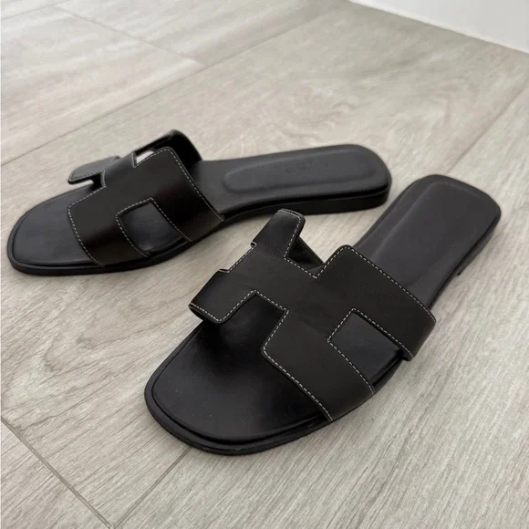 Hermès Oran Black Sandals Sz 39 - Picture 2 of 6